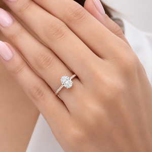 แหวนหมั้นเพชรทรงรี 3.00 กะรัต แบบฝังเพชรรอบวง คลาสสิก ทองคำขาว 14K เพชรทรงรีเพาะเลี้ยงในห้องปฏิบัติการ รับรองโดย IGI ผลิตตามสั่งจากโรงงานเครื่องประดับ - Product Image 3