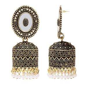 Boucles d'oreilles pendantes traditionnelles Jhumka plaquées or E3314FL - Product Image 4