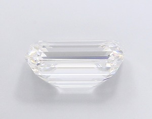 Impressionnant diamant blanc de laboratoire de 6,93 carats, couleur E, clarté VS1, taille émeraude, avec une excellente finition, idéal pour une bijouterie de prestige. - Product Image 2