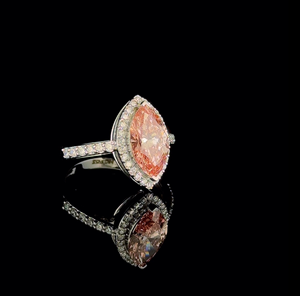 Anillo de Halo con Diamante Rosa Corte Marquesa de Lujo – Elegante Banda de Oro Blanco con Pavé, Joyería de Diamantes para Compromiso - Product Image 2