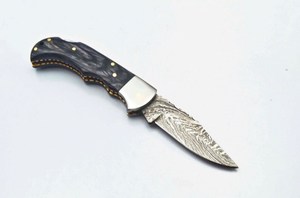 Cuchillo Plegable de Acero de Damasco de Grado Industrial Hecho a Mano con Mango de Madera y Funda de Cuero para Acampar al Aire Libre - Product Image 3