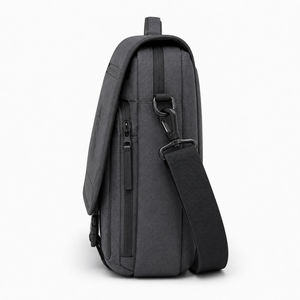Sac messager pour hommes offrant un rangement intelligent, plusieurs poches et une sangle réglable pour transporter des objets personnels et des documents - Product Image 2