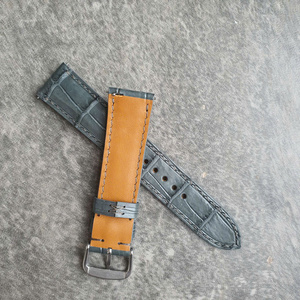 Bracelets de montre intelligente en cuir de crocodile véritable faits à la main Luxali avec boucle en acier inoxydable, couleurs et tailles personnalisables - Product Image 4