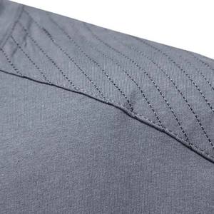 Camisetas de Manga Corta para Hombre, Color Gris, Diseño de Logotipo en el Hombro, Ajuste Regular, Personalizadas, de Poliéster/Algodón - Product Image 2