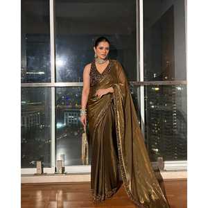 Robe de soirée de créateur Saree avec des paillettes, des broderies Zari et une bordure en dentelle pour les fêtes - Product Image 5