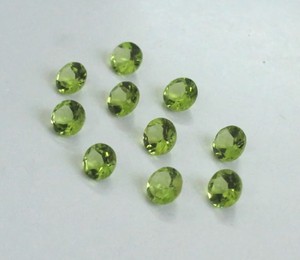 Piedra preciosa facetada redonda de peridoto de 3 mm - Gemas sueltas de peridoto auténticas - Piedra natural de alta calidad para joyería - Product Image 2