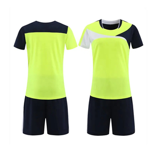Ensemble d'uniformes de volley-ball pour hommes sur mesure à bas prix, séchage rapide, respirant, jersey et shorts en polyester, kit sportif fabriqué au Pakistan - Product Image 5
