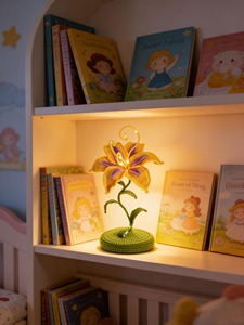 Escultura de Lirio de Ganchillo Hecha a Mano - Lámpara de <span class=keywords><strong>Flor</strong></span> Inspirada en <span class=keywords><strong>Rapunzel</strong></span>, Pieza de Arte para Mesa, Regalo Único para el Día del Niño - Product Image 2