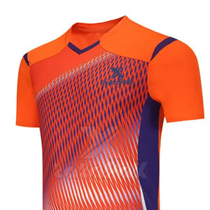 ชุดเทนนิสทำจากวัสดุโพลีเอสเตอร์ 100% เนื้อผ้าเบาสบาย ระบายอากาศได้ดี เหมาะสำหรับการเคลื่อนไหวที่รวดเร็วและเกมที่ต้องการความเข้มข้น - Product Image 5