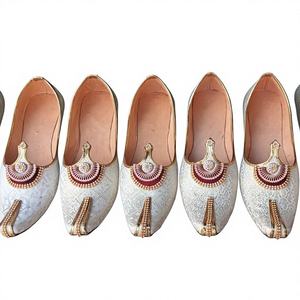 Zapatos Tradicionales Rajasthani para Hombre, de Cuero Genuino, Impermeables, BS International BI-01, Hechos a Medida, Uttar Pradesh - Product Image 1