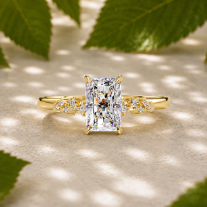 Anillos de Compromiso de Oro Amarillo de 14K con Diamante Radiante Cultivado en Laboratorio con Halo Oculto, Certificado IGI, Joyería Personalizada al por Mayor - Product Image 1
