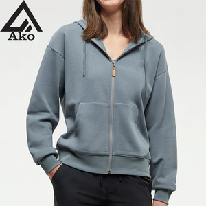 เสื้อฮู้ดซิปเต็มตัว คอตั้ง สำหรับฤดูหนาว ขายส่ง ODM/OEM พิมพ์โลโก้ตามสั่ง ผ้าฝ้าย 100% ระบายอากาศได้ดี สำหรับผู้หญิง โดย Ako ลดราคาพิเศษ - Product Image 1
