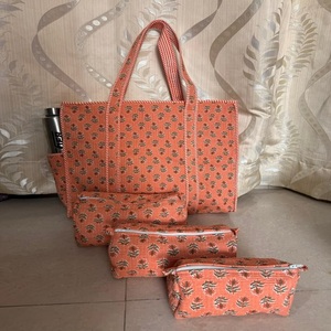 Ensemble de sacs fourre-tout en coton imprimé floral orange PRABHAVA avec fermeture ouverte, style classique, écologique, pour usage promotionnel - Product Image 1