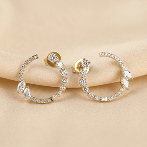 Pendientes de Oro de 10K con Diamantes Cultivados en Laboratorio en Forma de Círculo Abierto |   Pendientes de diamantes marquesa y redondos |   Joyería Fina para Novias - Product Image 3