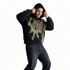 Sweat à capuche noir pour homme SHY SPORTS avec logo personnalisé, en molleton épais, avec patchwork vert slime et épaules tombantes, motif graphique mignon - Product Image 5