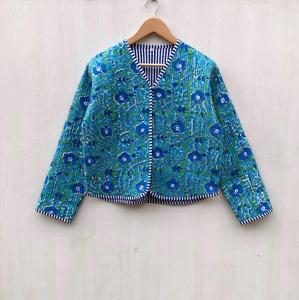 Chaqueta Acolchada Kantha Reversible Estilo Boho, Diseño Personalizado en Algodón Vintage, Transpirable, con Parches, para Mujer - Product Image 1
