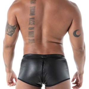 Calzoncillos bóxer de cuero sintético rojo para hombre, estilo fetish, elásticos, ajustados, de punto, transpirables y cómodos. - Product Image 6