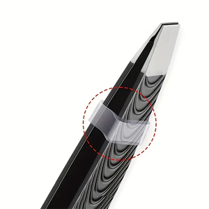 Juego de Pinzas para Cejas de Alta Calidad, Color Negro Titanio, Punta Inclinada, Pinzas para Dar Forma a las Cejas de 3.75 Pulgadas, Pinzas para Uso en Salones de Belleza - Product Image 2
