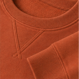 Sweat-shirt personnalisé en molleton de coton pelucheux pour homme, coupe carrée, longueur mi-haute, col ras du cou surélevé avec insert en V, couleur terre cuite MCRW-0043 - Product Image 6