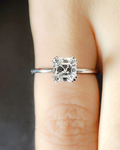 Bague de fiançailles en diamant de laboratoire taille Asscher 2,50 carats pour femme, style classique de luxe, certifiée IGI, couleur D, plaqué or rhodié - Product Image 2