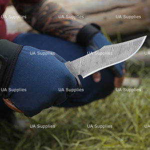 มีดล่าสัตว์ใบตายเหล็กดามัสกัสเกรดอุตสาหกรรมจาก UA Supplies ด้ามไม้มะกอก ปลายมีดแบบ Drop Point หนา 1.5 นิ้ว ยาว 10 นิ้ว - Product Image 3