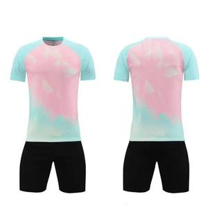 Maillot de football court personnalisé pour supporters et joueurs – Nouvelle saison – Ensemble de football rouge et blanc pour club – 100 % polyester respirant – Tenue d'équipe - Product Image 1