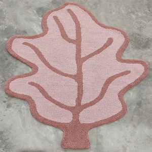 Alfombra de Lana con Forma de Hoja de Roble, Diseño Novedoso Hecho a Mano, Base de Látex, Estilo Rústico para Decoración de Sala de Estar - Product Image 4