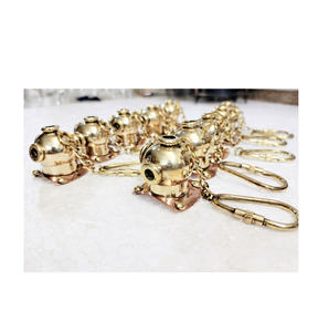 Porte-clés nautique de collection en laiton massif finition chromée, mini-casque de plongée, porte-clés, excellent cadeau de collection en métal lourd - Product Image 1