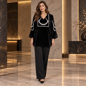 Chemisier de soirée de luxe en velours noir, broderie géométrique, col en V, manches larges, coupe ample |   Tenues de soirée élégantes pour femmes - Product Image 2