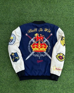 Blouson universitaire unisexe en nylon bleu marine avec logo personnalisé, manches brodées, écusson couronne, patchwork vintage, coupe bomber épaisse - Product Image 2