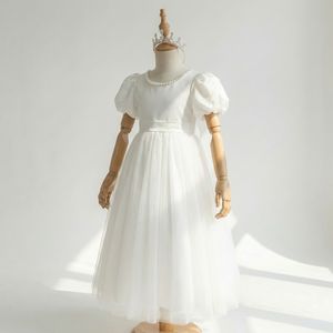 ชุดเดรสสีขาวแขนสั้นสำหรับเด็กผู้หญิงตัวเล็ก คอเสื้อแบบ Illusion แต่งลูกไม้สีขาว  ชุดเดรสบูติกผ้าทูลล์ทรงบอลกาวน์ สำหรับงานแต่งงาน - Product Image 3