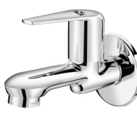 Robinet mural élégant en laiton chromé pour salle de bain et jardin, à débit fluide