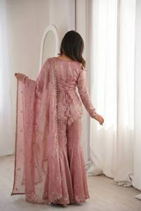Costume Anarkali traditionnel indien pakistanais rose pour femmes avec dupatta brodé, coupe ample, extensible, longueur au sol, vêtements décontractés - Product Image 6