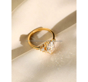 Anillo de Compromiso/Boda Unisex de Oro Amarillo de 14k, con Diamante de Corte Ovalado, Cultivado en Laboratorio por IGI, con Engaste a Tensión, Hecho a Mano, Estilo Vintage, Perfecto - Product Image 2