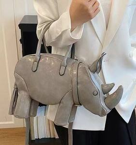 Nuevo Bolso de Hombro/Bandolera de Piel Sintética con Estampado Animal para Mujer, con Cierre de Cremallera y Broche - Product Image 1