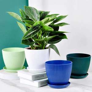 Maceta de Plástico Impermeable, Ecológica y Duradera, con Soporte, Diseño Moderno Redondo con Patrón Vertical para Plantas Verdes - Product Image 6