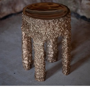 Mesa Auxiliar de Aluminio de Alta Calidad, Muebles de Primera Calidad, Detalles Metálicos, Mesa Otomana para Sala de Estar, Hogar u Hotel, en Latón - Product Image 4