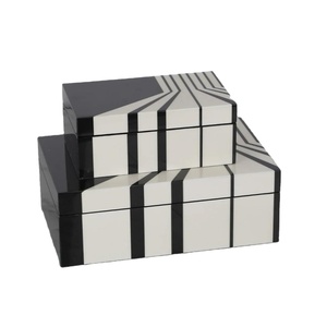 Caja de pañuelos de resina moderna y duradera, elegante almacenamiento para el día a día, suministro directo de fábrica por blossom craft india - Product Image 1