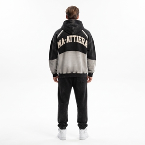 Sweat à capuche homme noir et blanc colorblock avec passepoil contrastant, détails cloutés, poche kangourou, pull personnalisé OEM ODM Streetwear - Product Image 5