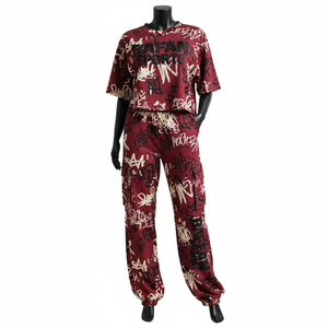 Conjunto de Camiseta y Pantalón de Jersey Transpirable de Algodón y Poliéster GSM de Lujo para Mujer, Color Granate y Negro, con Estampado Personalizado - Product Image 1