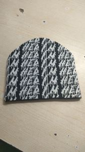 Gorro de punto gris para mujer con pompones, gorro de invierno hecho a mano para uso informal, talla para adultos 56-58CM - Product Image 4