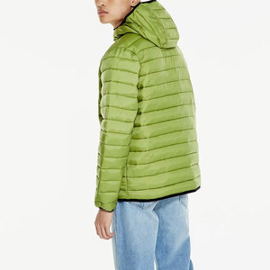 Veste matelassée à capuche verte pour homme, fermeture éclair sur le devant, couleur unie, coupe-vent, rembourrage en polyester, vêtement d'automne - Product Image 2