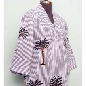 Robe maxi ample pour femme, légère, écologique, en coton respirant et lavable, imprimé palmiers, élégante, col en V, manches 3/4 - Product Image 4