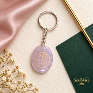 Pendentif porte-clés ovale en pierre précieuse rose naturelle, sculpté, gravé et imprimé, cadeau d'affaires - Product Image 4