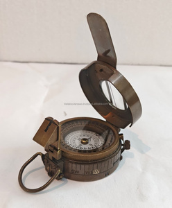 Brújula de Navegación con Cubierta Plegable y Anillo para Colgar, para Campismo, Senderismo, Supervivencia y Decoración - Product Image 1