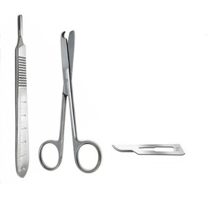 Tijeras de sutura de 4.5 pulgadas con mango de bisturí, números 3 y 10, y hojas quirúrgicas estériles de acero inoxidable. - Product Image 2