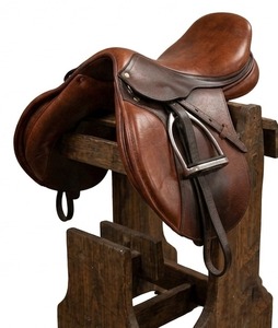 Selle de dressage western en cuir avec arceau en plastique, quincaillerie durable nickelée - Product Image 2