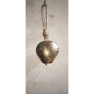 Cloche suspendue en laiton gaufré artisanal, clochettes métalliques shabby chic, cloche de vache rustique en fer avec corde, carillon éolien pour Noël - Product Image 1