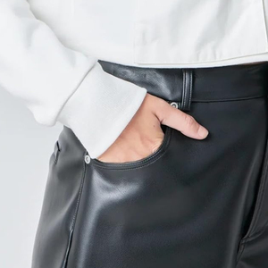 Nouveaux shorts tendance pour femmes, sexy, style booty, en similicuir, respirants, personnalisables, de haute qualité, décontractés - Product Image 4