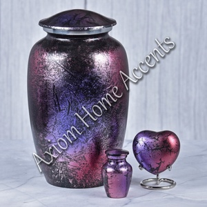 Elegante urna de cremación de aluminio hecha a mano con urna de tributo de acabado elegante para sus seres queridos por Axiom Home Accents - Product Image 1